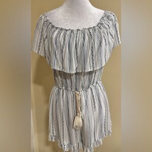 Lunik white and navy romper​​